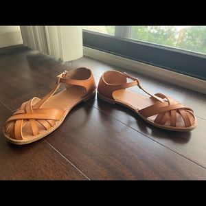 Zara kids sandals size 33. EUC.